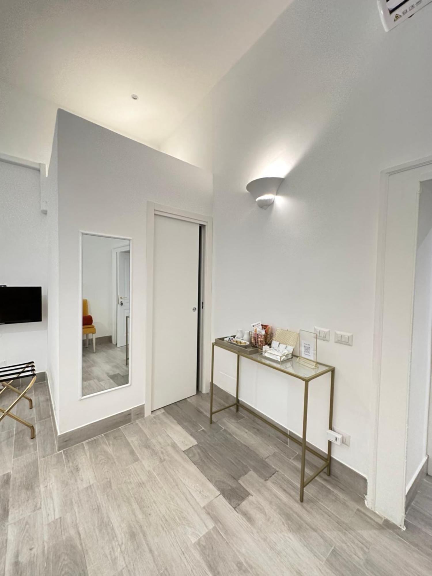 Maison M Napoli Boutique Rooms Bagian luar foto