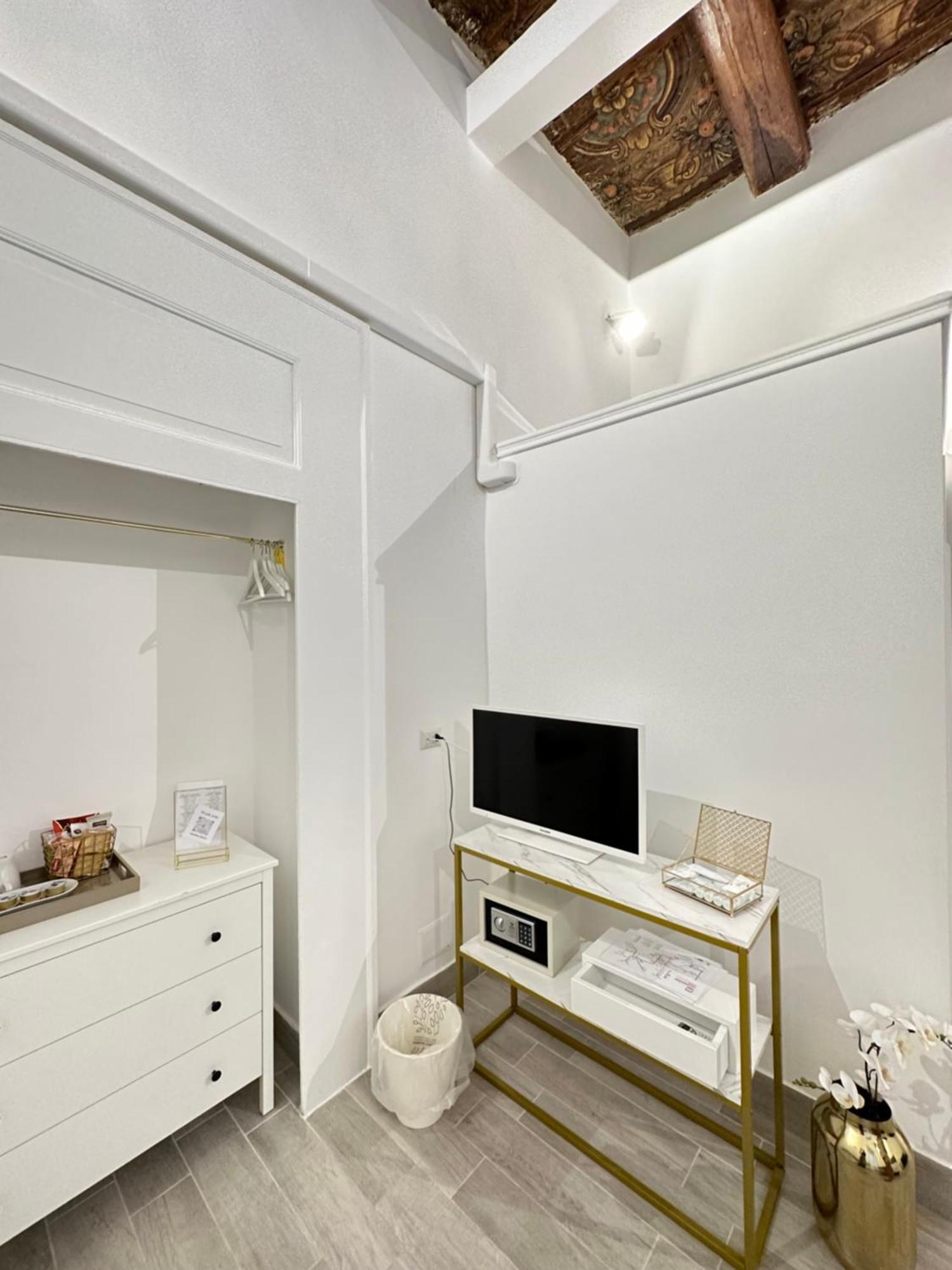 Maison M Napoli Boutique Rooms Bagian luar foto