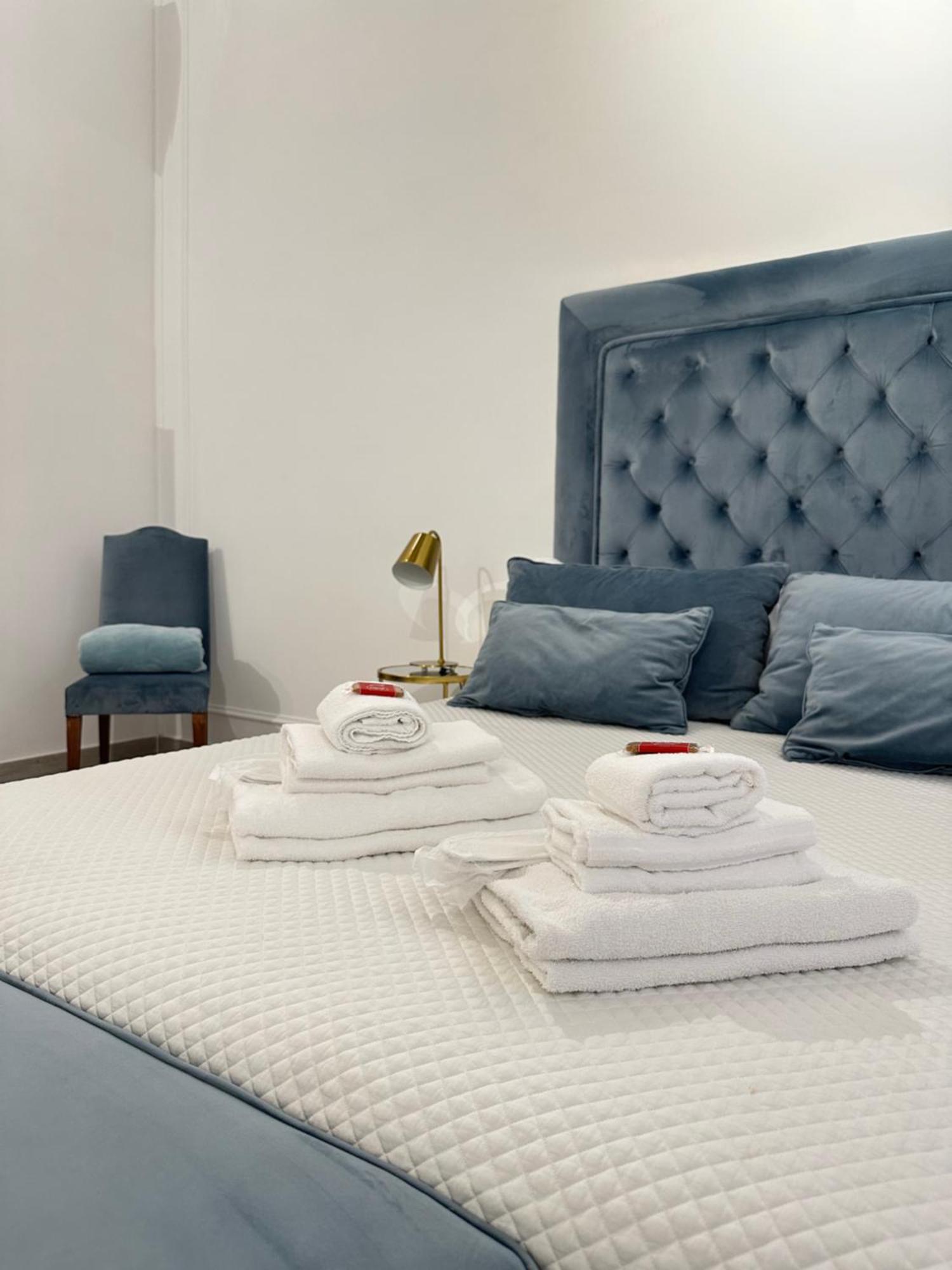 Maison M Napoli Boutique Rooms Bagian luar foto