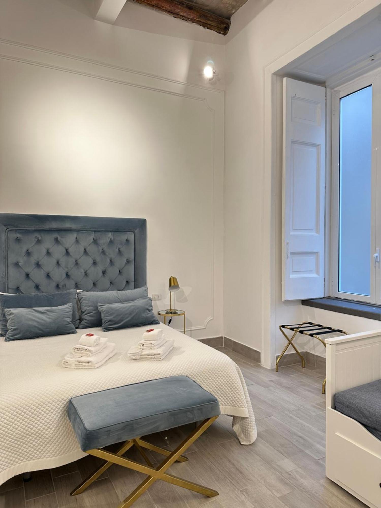 Maison M Napoli Boutique Rooms Bagian luar foto