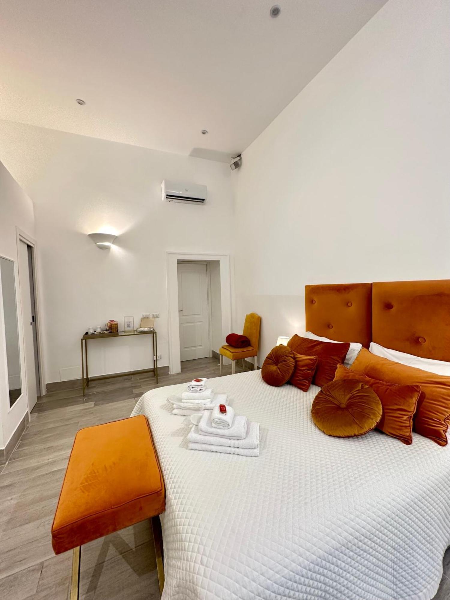 Maison M Napoli Boutique Rooms Bagian luar foto
